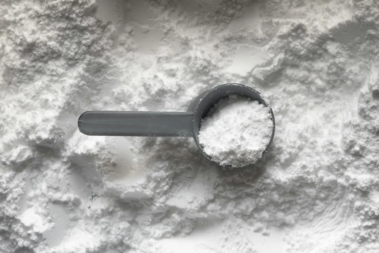 Suplemento de carboidrato em pó com colher dosadora